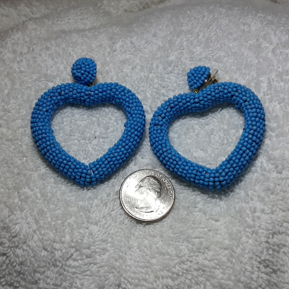 NWOT Heart shaped seed bead earrings